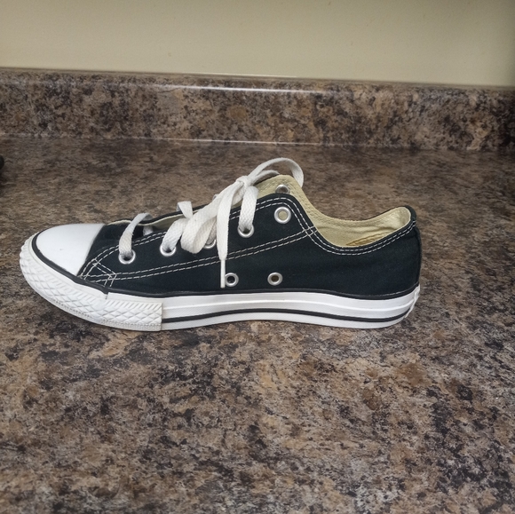 Converse Running Shoes - Picture 2 of 3